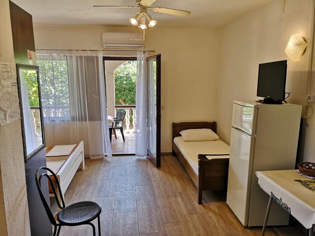 Apartments Mint Povljana - 50M From Sandy Beach Zewnętrze zdjęcie